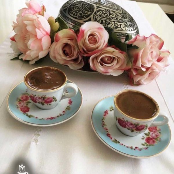 Creamy coffee with pink roses, Turkish coffee, kahve sunumu, Türk kahvesi, Coffee